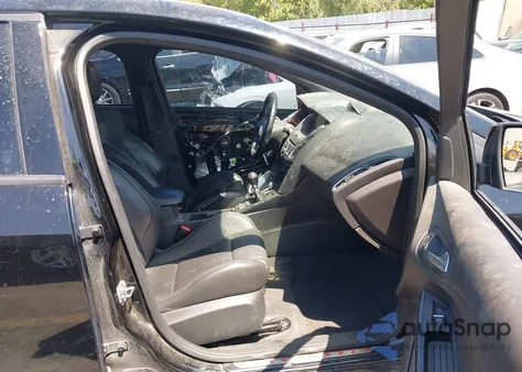 2018 Ford Focus St z USA, uszkodzony, nr VIN 1FADP3L96JL304660